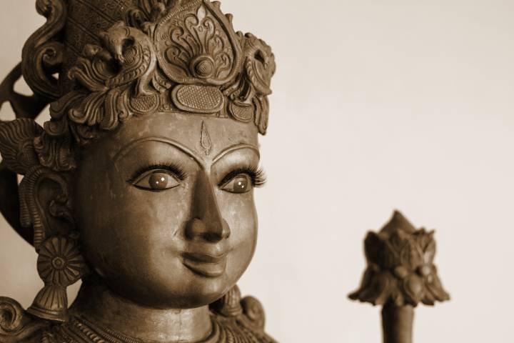 Goddess Lakshmi Statue- Samudra Vasane Devi