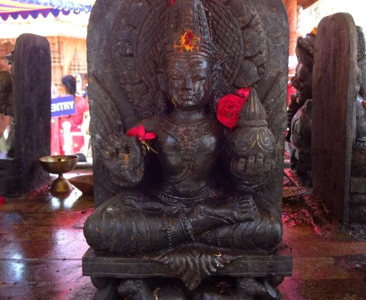 Lord Shukra statue in a navagraha mandapa - Shukra Gayatri Mantra